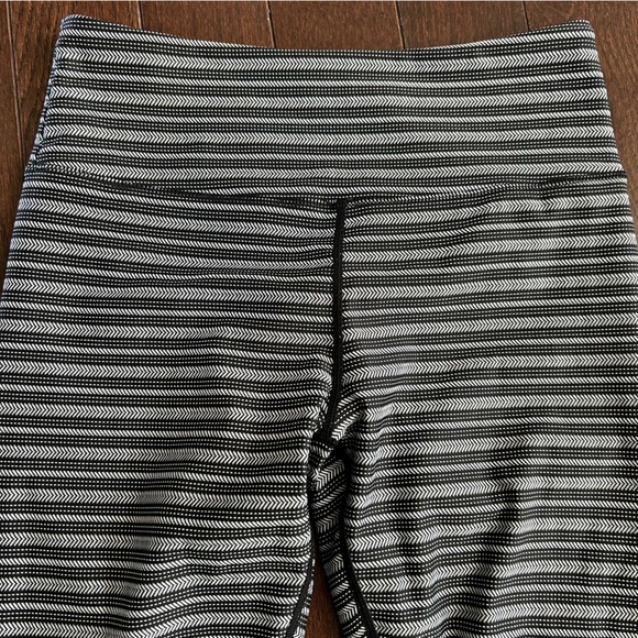 Zyia Leggings - Picture 2 of 4